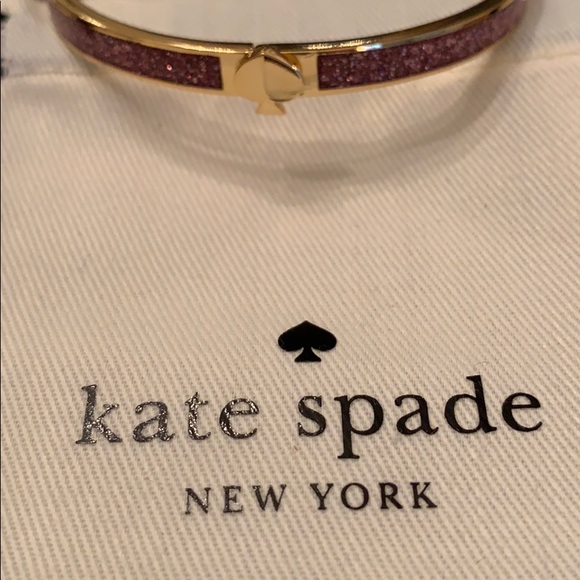 🎉HP🎉 Kate Spade Pink Heritage Spade Bangle ♠️💖 - Picture 4 of 7